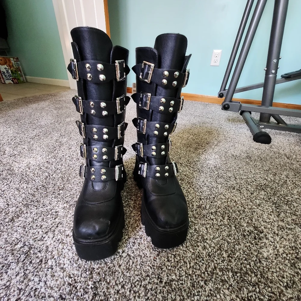 Platforms - Picture 9 of 10